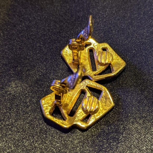 Vintage Monet Clip Earrings Black Enamel Geometric Gold Tone Metal - Picture 5 of 6